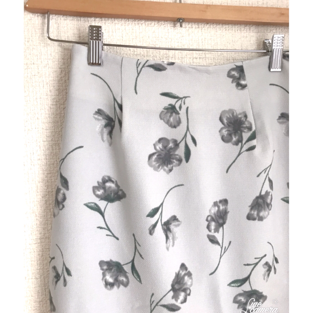 HONEYS(ハニーズ)の【未使用】ハニーズ  花柄スカート レディースのスカート(ひざ丈スカート)の商品写真