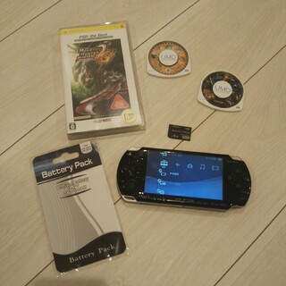 プレイステーションポータブル(PlayStation Portable)の良品⭐️psp2000本体⭐️黒。新品バッテリー、メモリー、ゲーム３つ付き♪(携帯用ゲーム機本体)