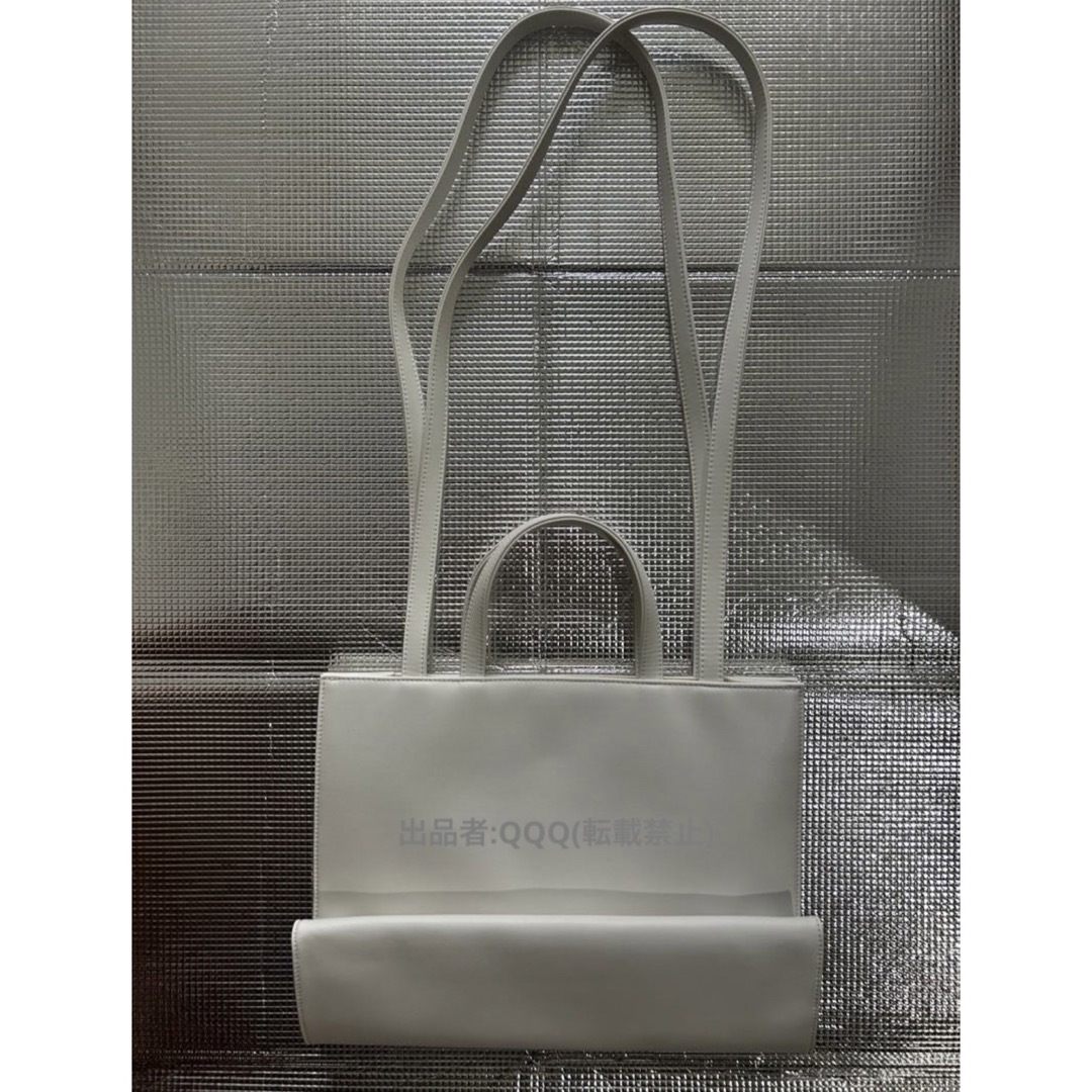 TELFAR Medium Shopping Bag - White ホワイト レディースのバッグ(ショルダーバッグ)の商品写真