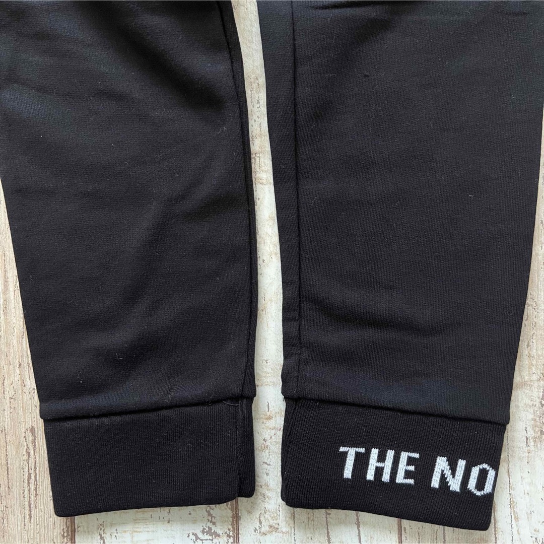 THE NORTH FACE(ザノースフェイス)の【海外限定】TNF ジョガーパンツ メンズ ブラック　US/S　日本サイズM メンズのパンツ(その他)の商品写真