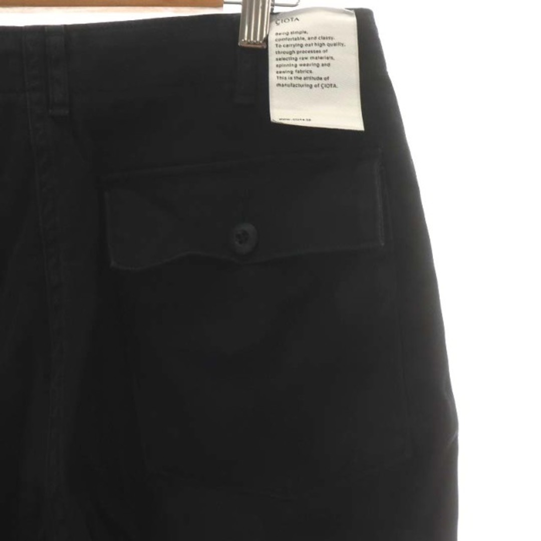 CIOTA スビンコットンバックサテンベイカーパンツ 4 S 黒 メンズのパンツ(スラックス)の商品写真