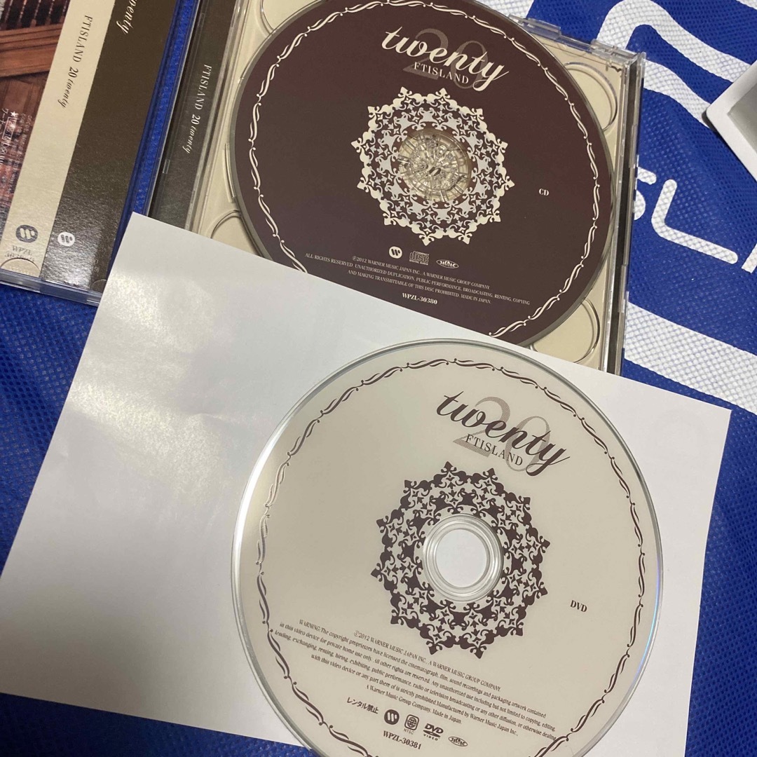 FTISLAND(エフティーアイランド)のFTISLAND 2012 album（DVD付）［twenty］＆トレカケース エンタメ/ホビーのCD(K-POP/アジア)の商品写真