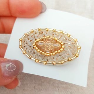 ビーズ刺繍ヘアクリップ　アンティークゴールド(ヘアアクセサリー)