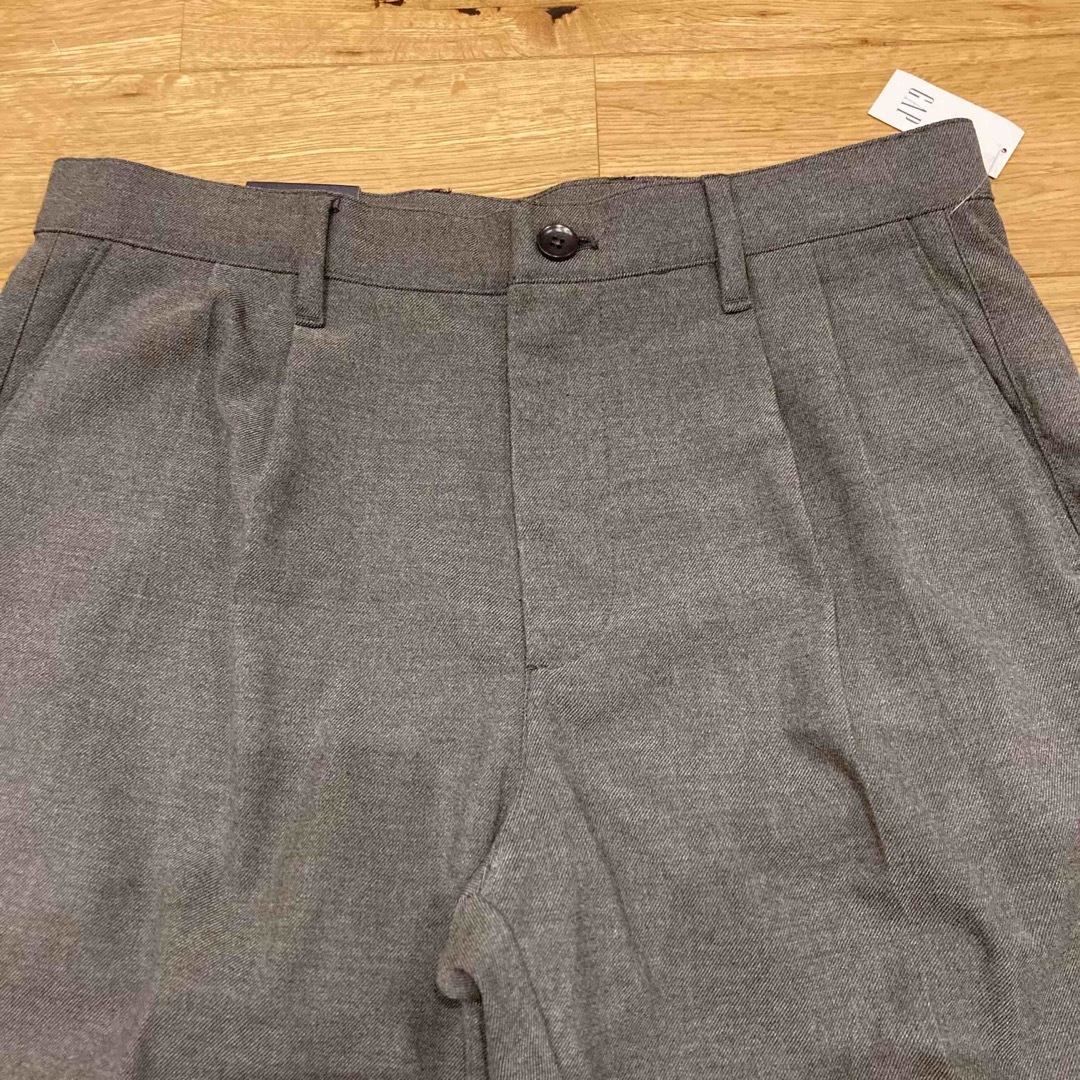 新品送料込み　GAP ギャップ　スラックスパンツ　グレー　30 2