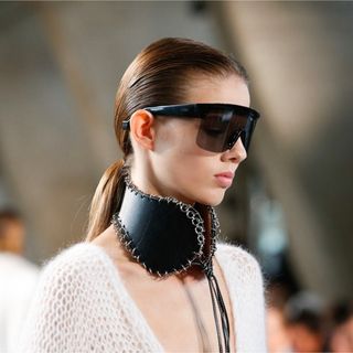 ロエベ ネックレスの通販 61点 | LOEWEのレディースを買うならラクマ