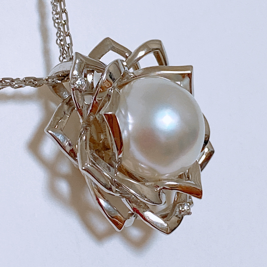 【1902】パールネックレス 白蝶真珠　天然ダイヤ　 K18wg レディースのアクセサリー(ネックレス)の商品写真