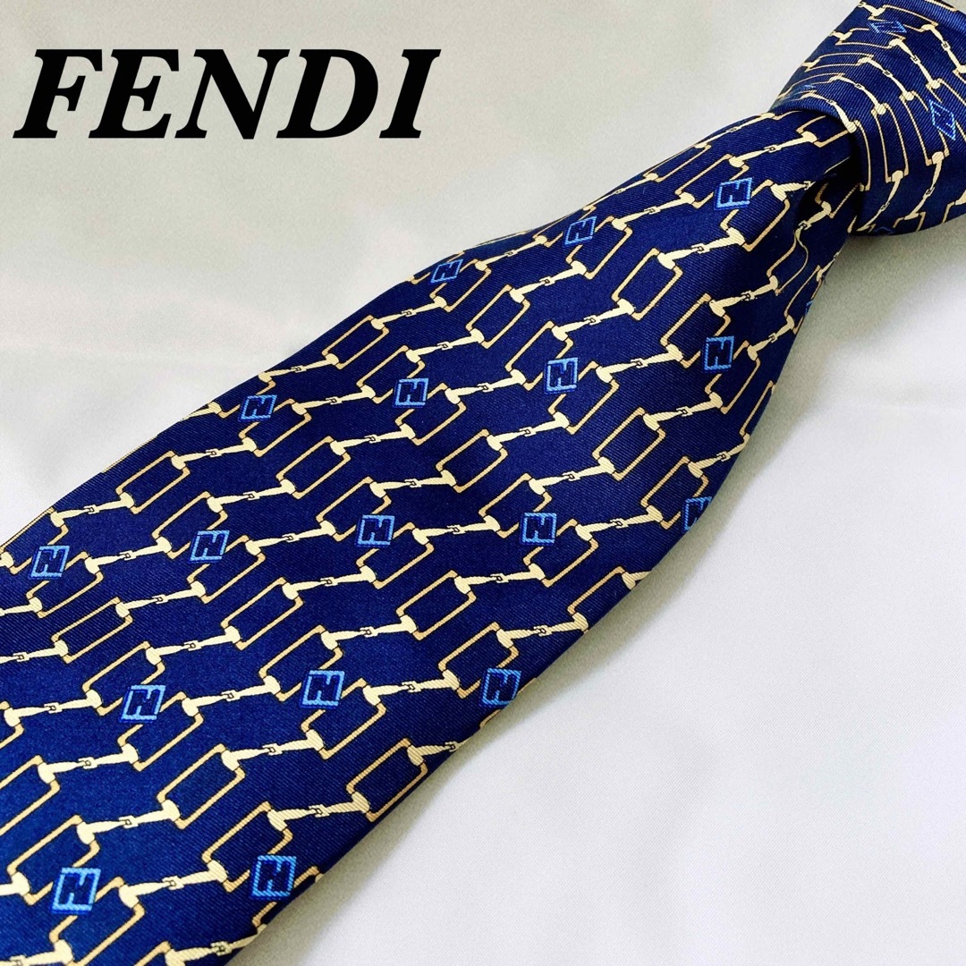 FENDI(フェンディ)のFENDI ネクタイ　ブルー　イタリア製　シルク100% メンズのファッション小物(ネクタイ)の商品写真