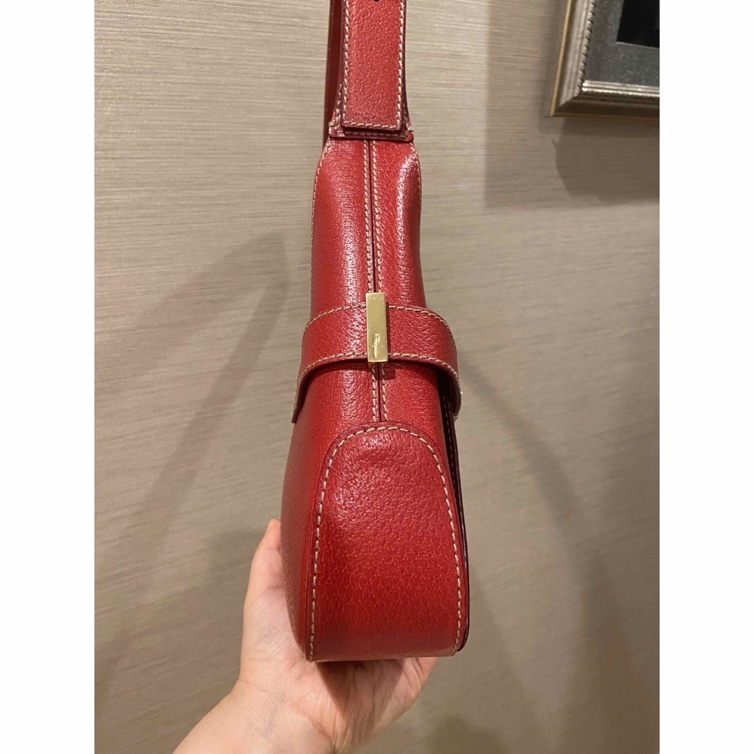 FERRAGAMO サルヴァトーレフェラガモ レッドレザー ワンショルダーバッグ