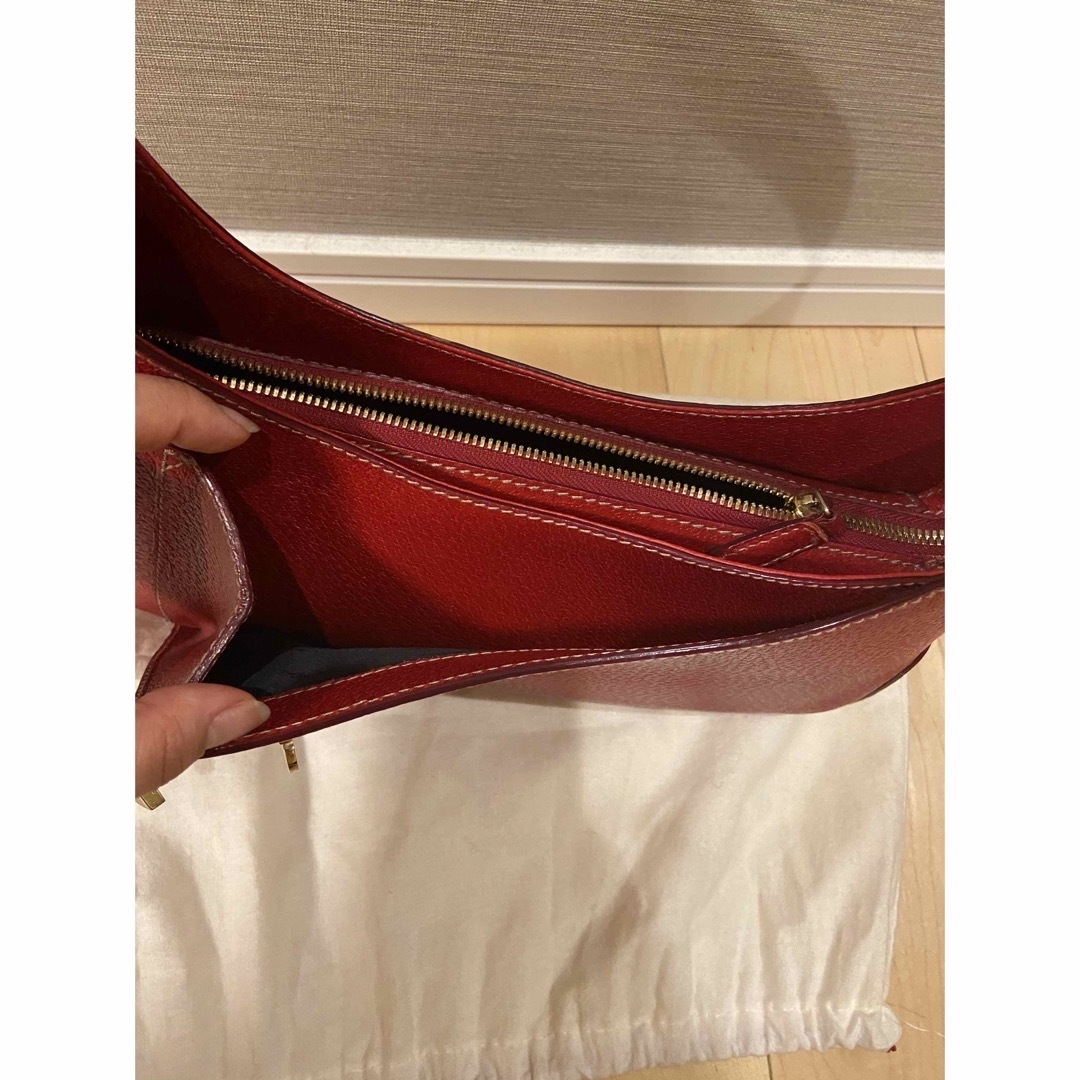 FERRAGAMO サルヴァトーレフェラガモ レッドレザー ワンショルダーバッグ