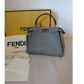 フェンディ(FENDI)のフェンディ　ピーカブーミニ　セレリア　ラッピー付き(ショルダーバッグ)