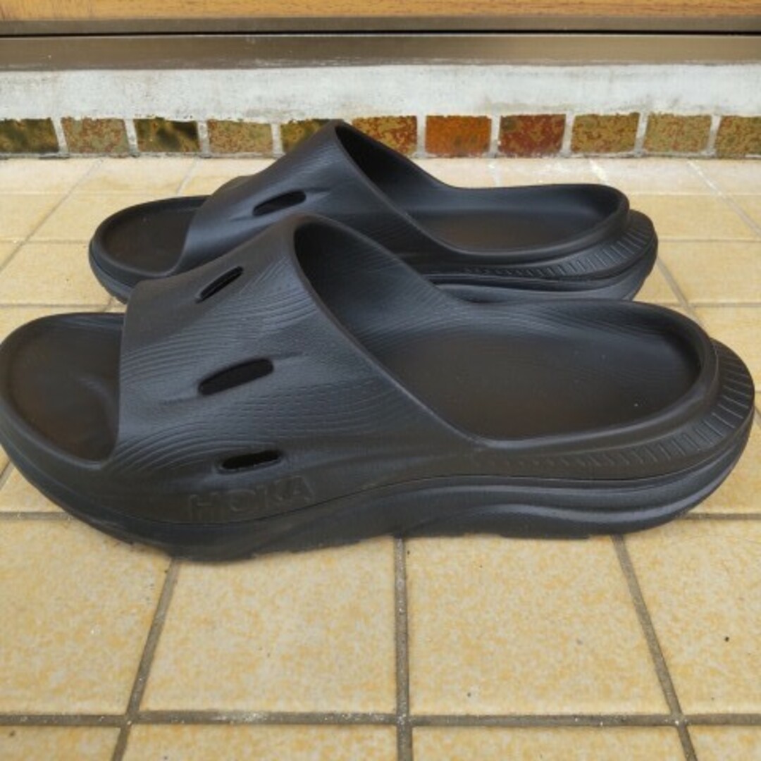HOKA ONE ONE(ホカオネオネ)のホカオネオネ　オラリカバリースライド 3 　ブラック 　M8W10　 26㎝ メンズの靴/シューズ(サンダル)の商品写真