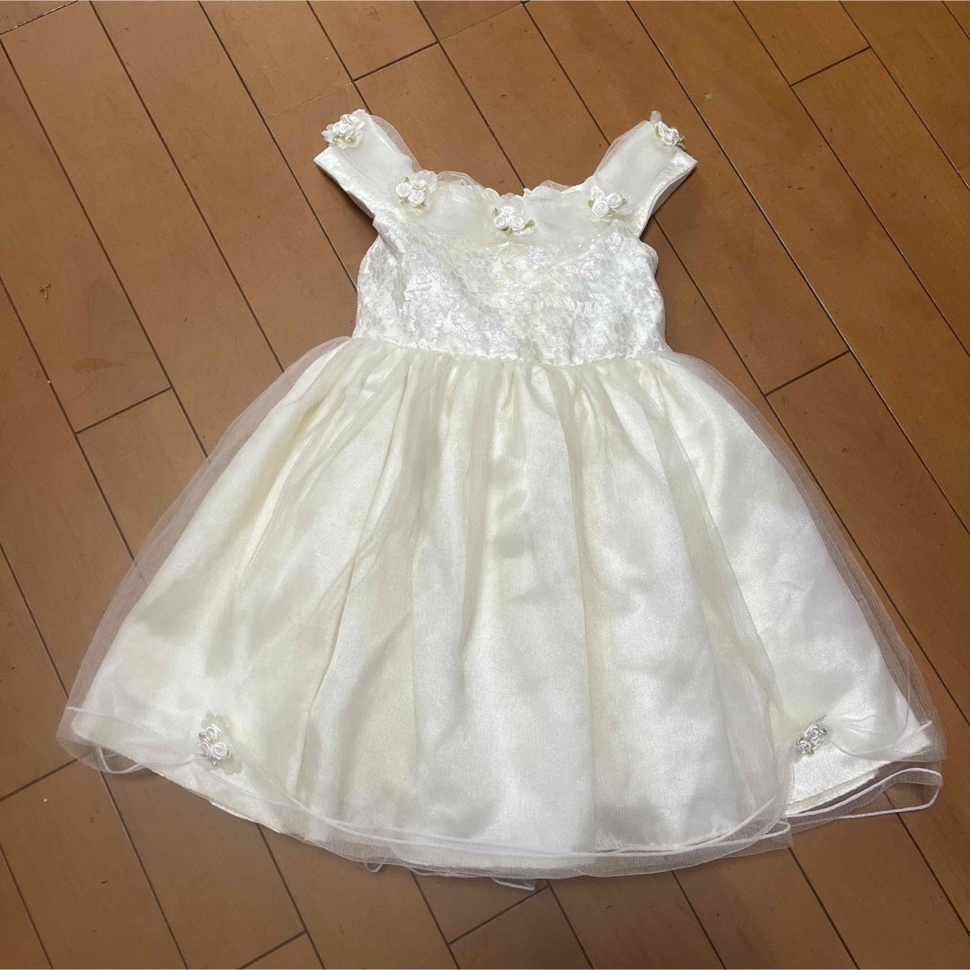 BUNNY＆DINO ホワイト　白　お花　チュール　ドレス　24M 90cm♡ キッズ/ベビー/マタニティのキッズ服女の子用(90cm~)(ドレス/フォーマル)の商品写真