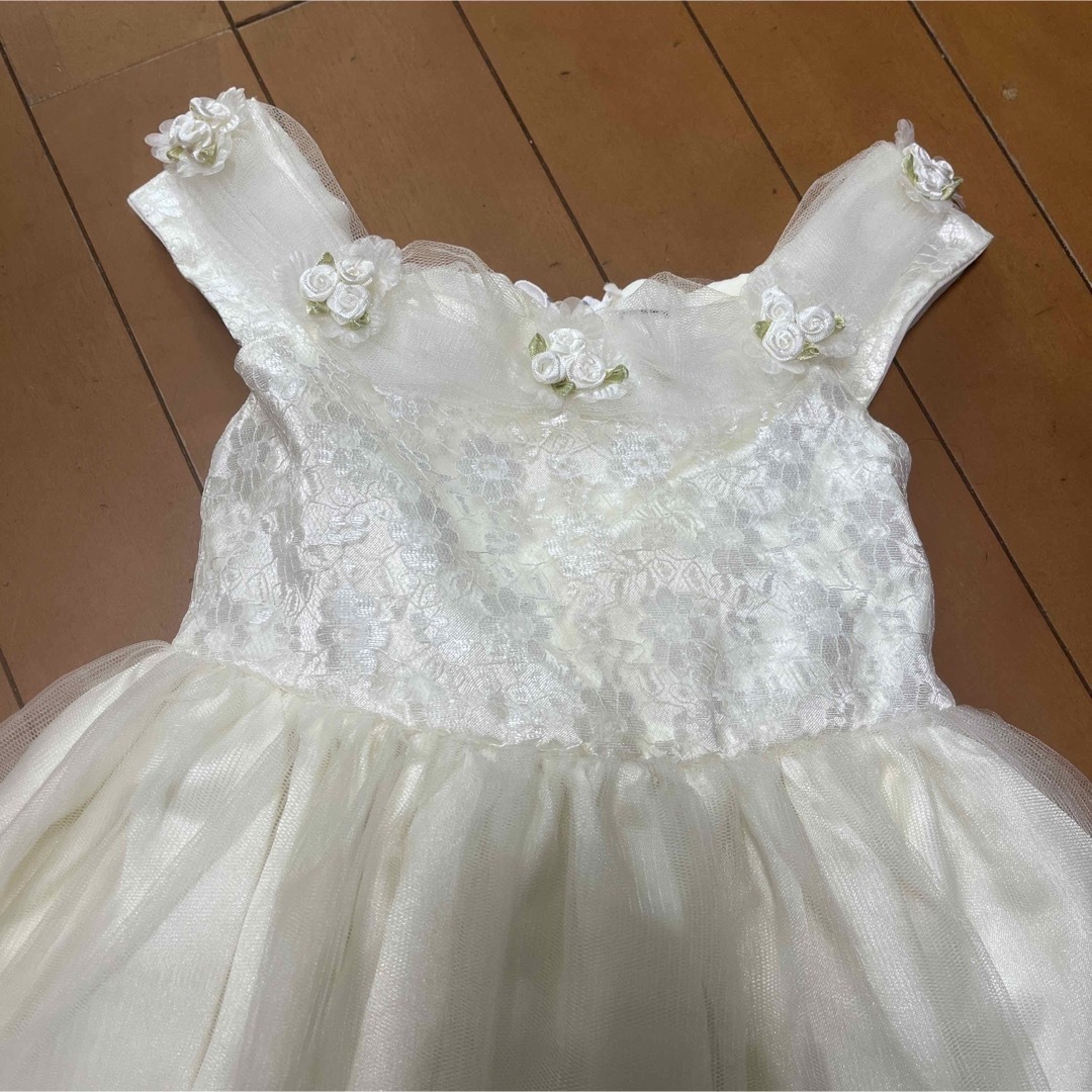 BUNNY＆DINO ホワイト　白　お花　チュール　ドレス　24M 90cm♡ キッズ/ベビー/マタニティのキッズ服女の子用(90cm~)(ドレス/フォーマル)の商品写真
