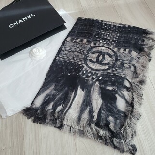 CHANEL - 美品《シャネル》大判スカーフ ツイード シルク CC ロゴ ストール ショール