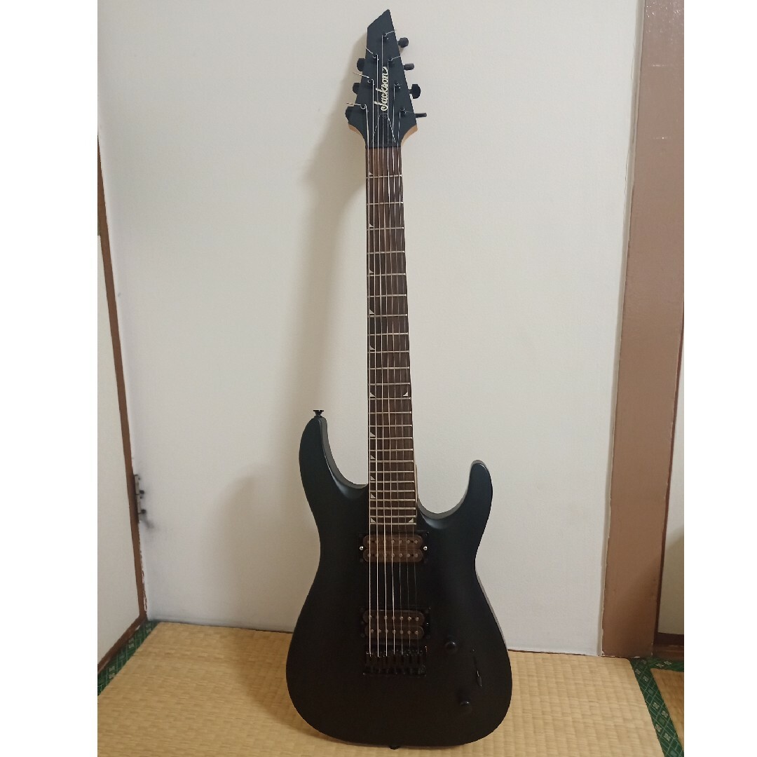 Jackson　「Dinky Arch Top JS22-7 DKA HT」