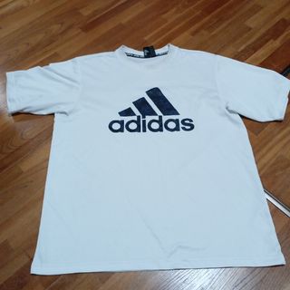 アディダス(adidas)のアディダスTシャツ(Tシャツ/カットソー(半袖/袖なし))