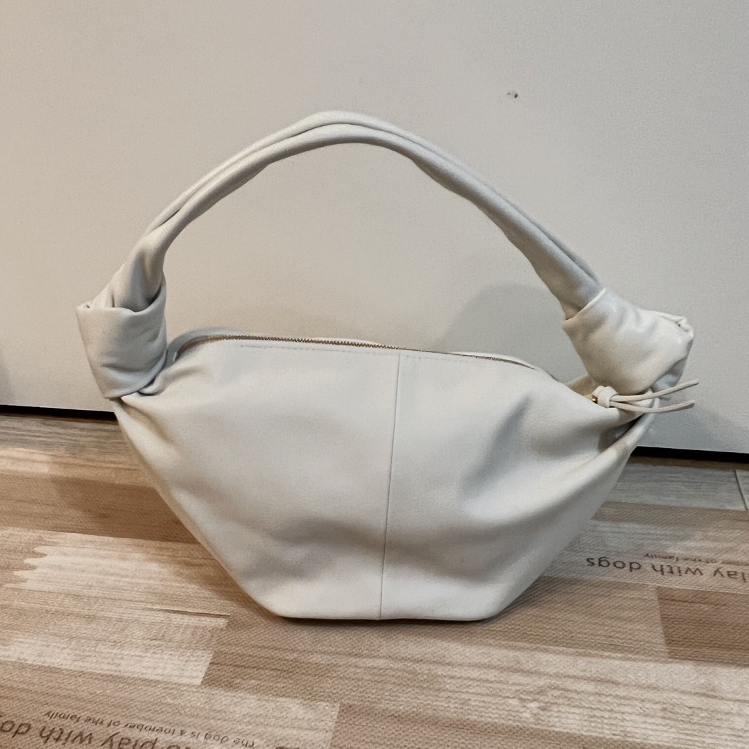 カーフ金具ボッテガヴェネタ　ダブルノット　BottegaVeneta