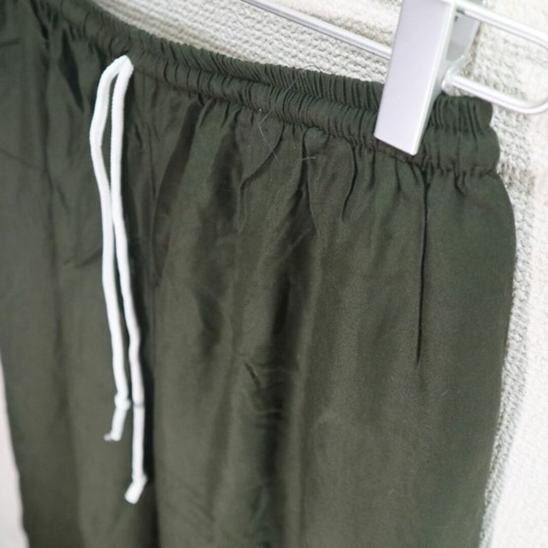 【新品】レーヨンタイパンツ　無地　モスグリーン　ユニセックス メンズのパンツ(サルエルパンツ)の商品写真