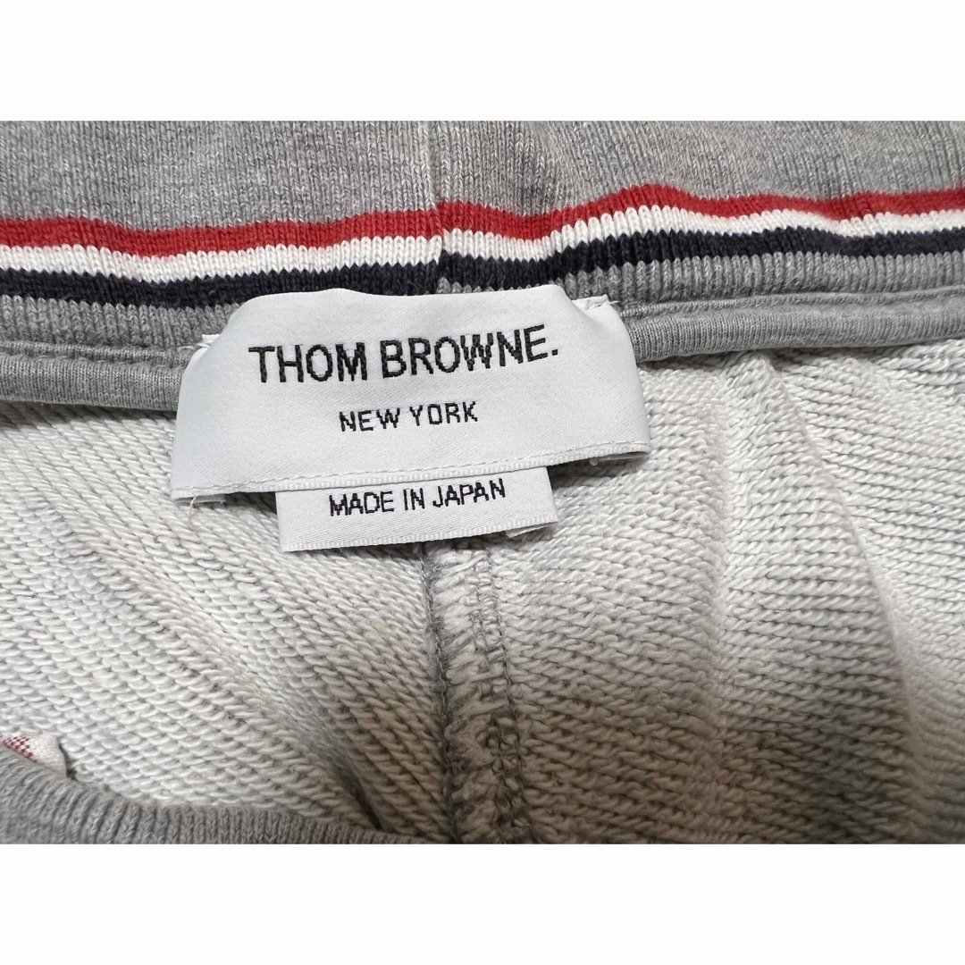 人気商品　Thom Browne トムブラウン　ショートパンツ
