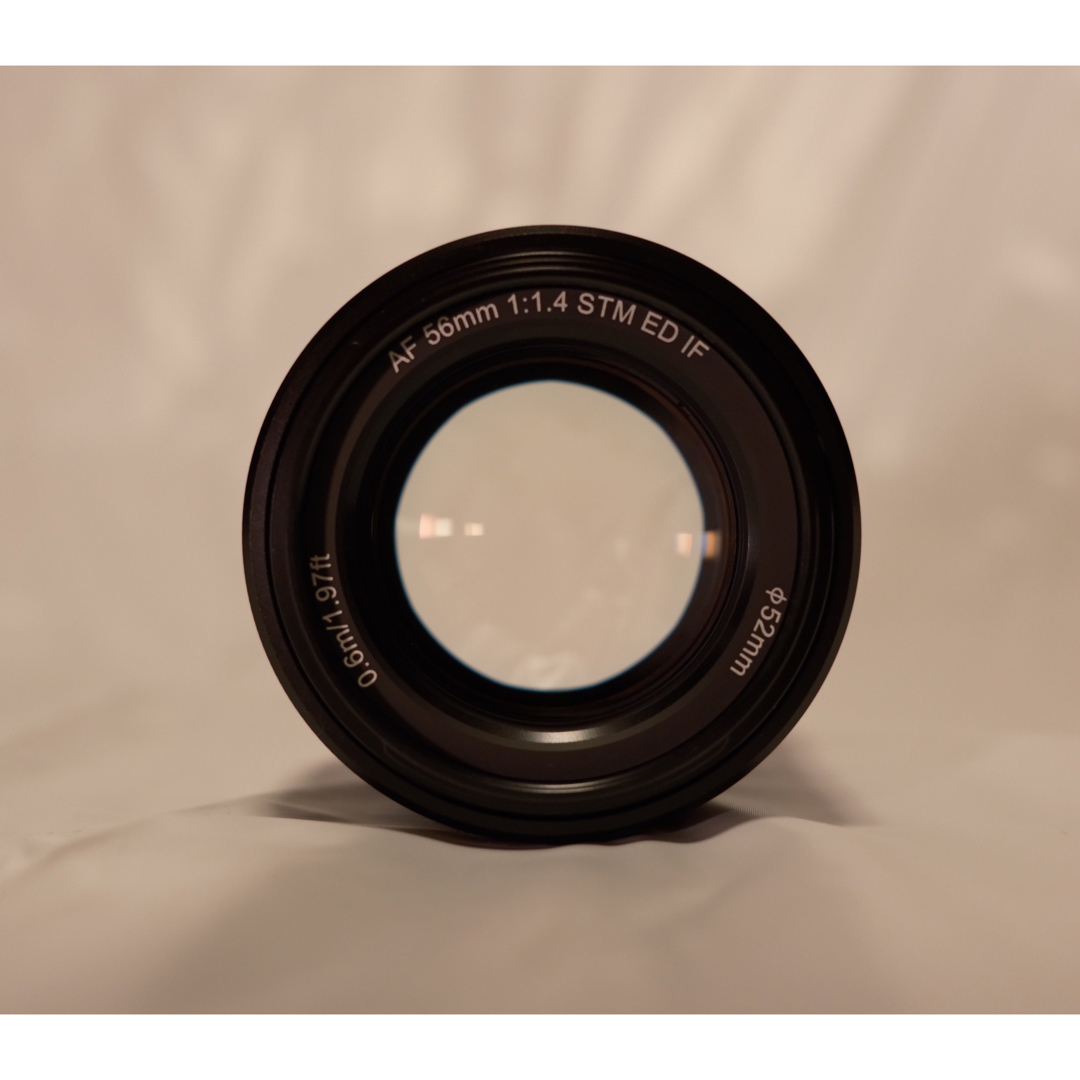 富士フイルム(フジフイルム)のVILTROX 56mm F1.4 xマウント スマホ/家電/カメラのカメラ(レンズ(単焦点))の商品写真