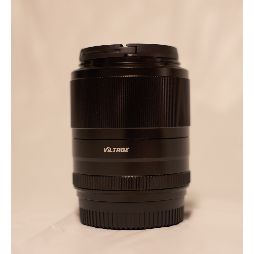 富士フイルム(フジフイルム)のVILTROX 56mm F1.4 xマウント スマホ/家電/カメラのカメラ(レンズ(単焦点))の商品写真