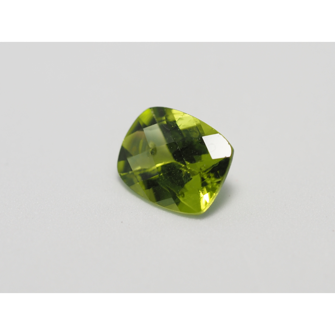 ペリドット　ルース　約2.81ct 〔23〕