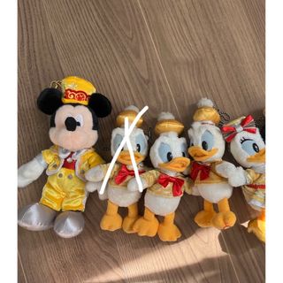 ディズニー(Disney)のディズニー　30周年　ぬいぐるみバッジ　ぬいばミッキー　ドナルド　デイジー(キャラクターグッズ)