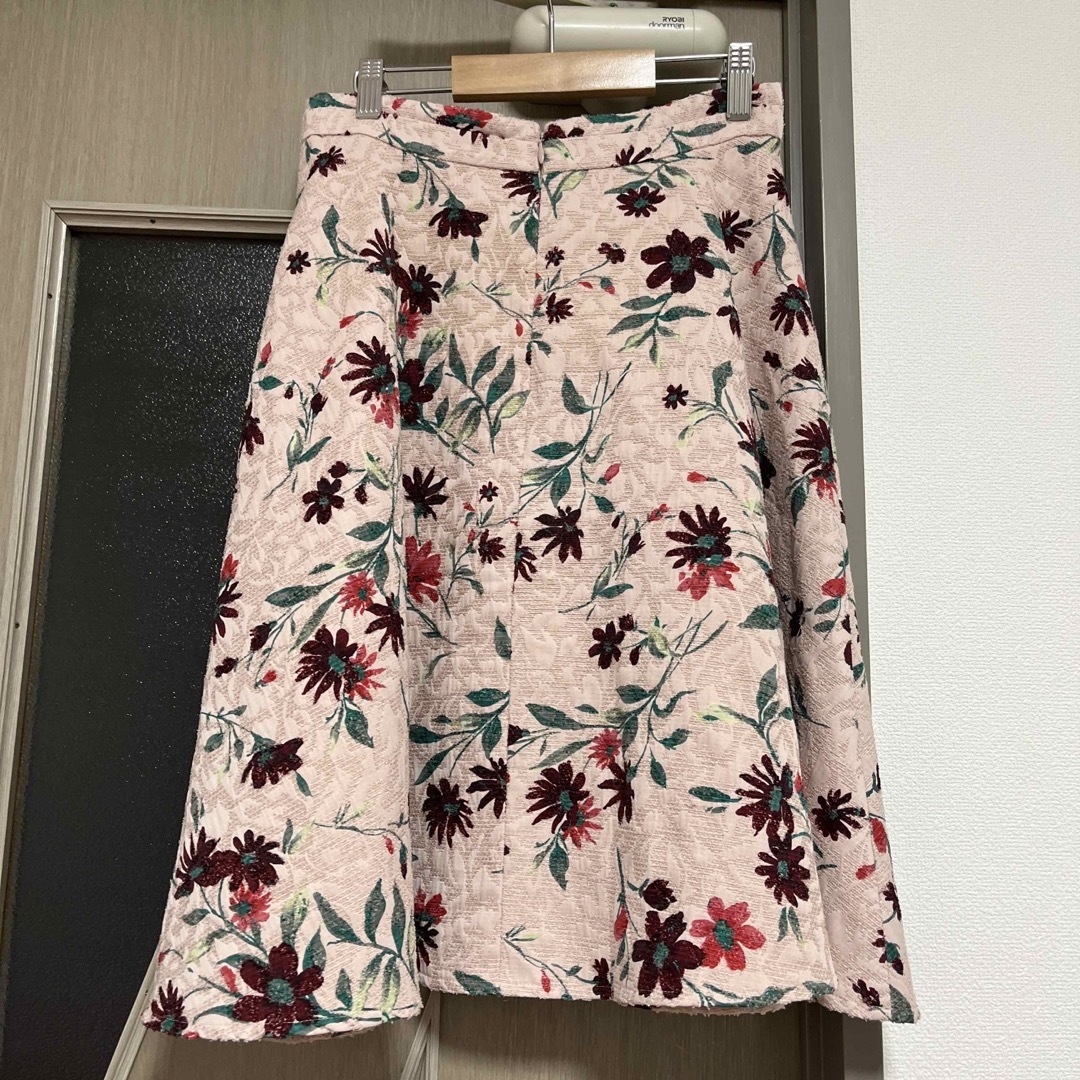 MISCH MASCH(ミッシュマッシュ)の花柄スカート レディースのスカート(ロングスカート)の商品写真