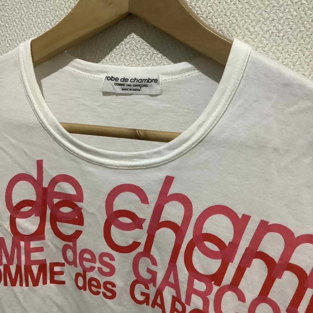 COMME des GARCONS(コムデギャルソン)のコムデギャルソン　robe de chambre ロゴTシャツ　サイズ表記なし白 レディースのトップス(Tシャツ(半袖/袖なし))の商品写真