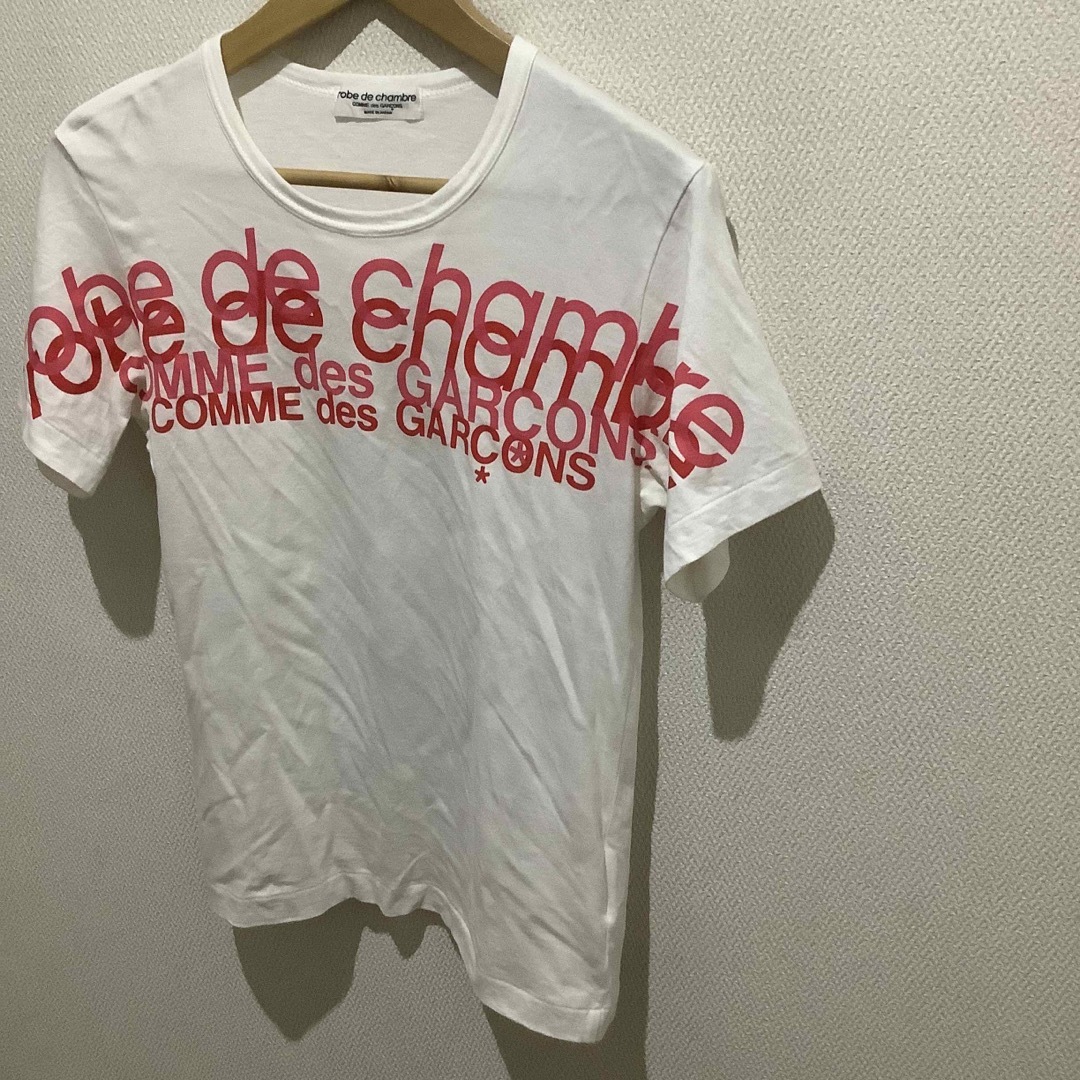 COMME des GARCONS(コムデギャルソン)のコムデギャルソン　robe de chambre ロゴTシャツ　サイズ表記なし白 レディースのトップス(Tシャツ(半袖/袖なし))の商品写真