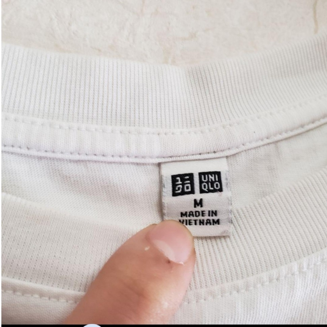 UNIQLO(ユニクロ)のユニクロ　白カットソー　Tシャツ　シンプル　なんでも合う プルオーバー レディー レディースのトップス(カットソー(長袖/七分))の商品写真