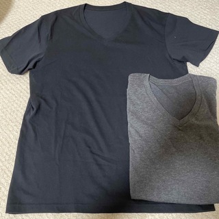 ユニクロ(UNIQLO)のユニクロ　Vネックシャツ２枚セット(Tシャツ/カットソー(半袖/袖なし))