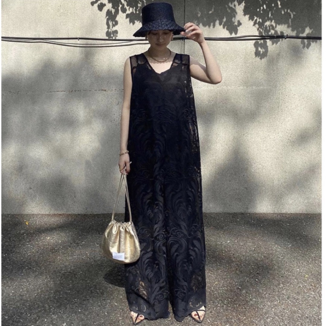 Ameri VINTAGE - CHLOE V NECK ROMPERS の通販 by ぴーなっつ's shop