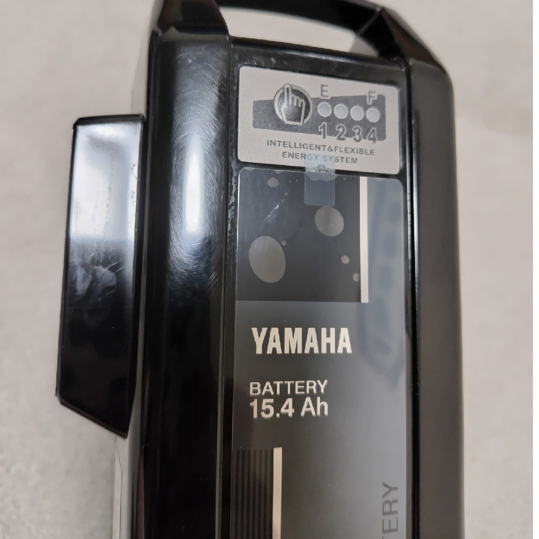 ヤマハ(ヤマハ)のYAMAHA 電動自転車　バッテリー15.4  充電器 スポーツ/アウトドアの自転車(パーツ)の商品写真