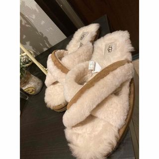 UGG☆レア色☆ボルドーファーサンダル新品