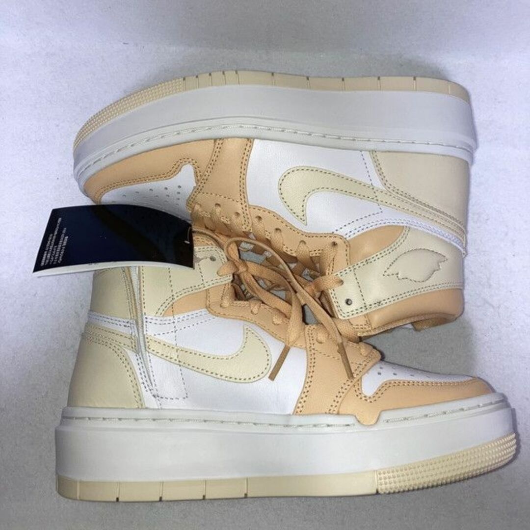 極美品　NIKE   WMNS ELEVATE  HIGH  25cm