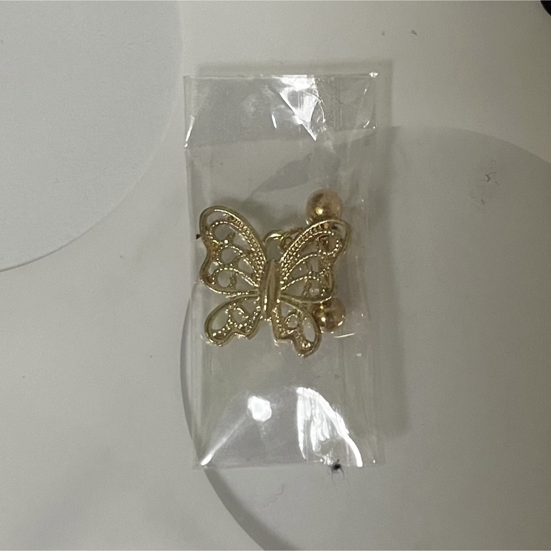 軟骨ピアス　蝶々 レディースのアクセサリー(ピアス)の商品写真