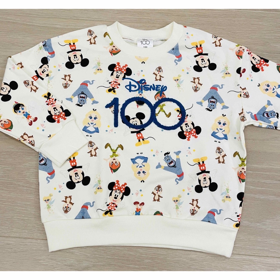 しまむら(シマムラ)のしまむら ディズニー 100周年 トレーナー キッズ/ベビー/マタニティのキッズ服男の子用(90cm~)(Tシャツ/カットソー)の商品写真