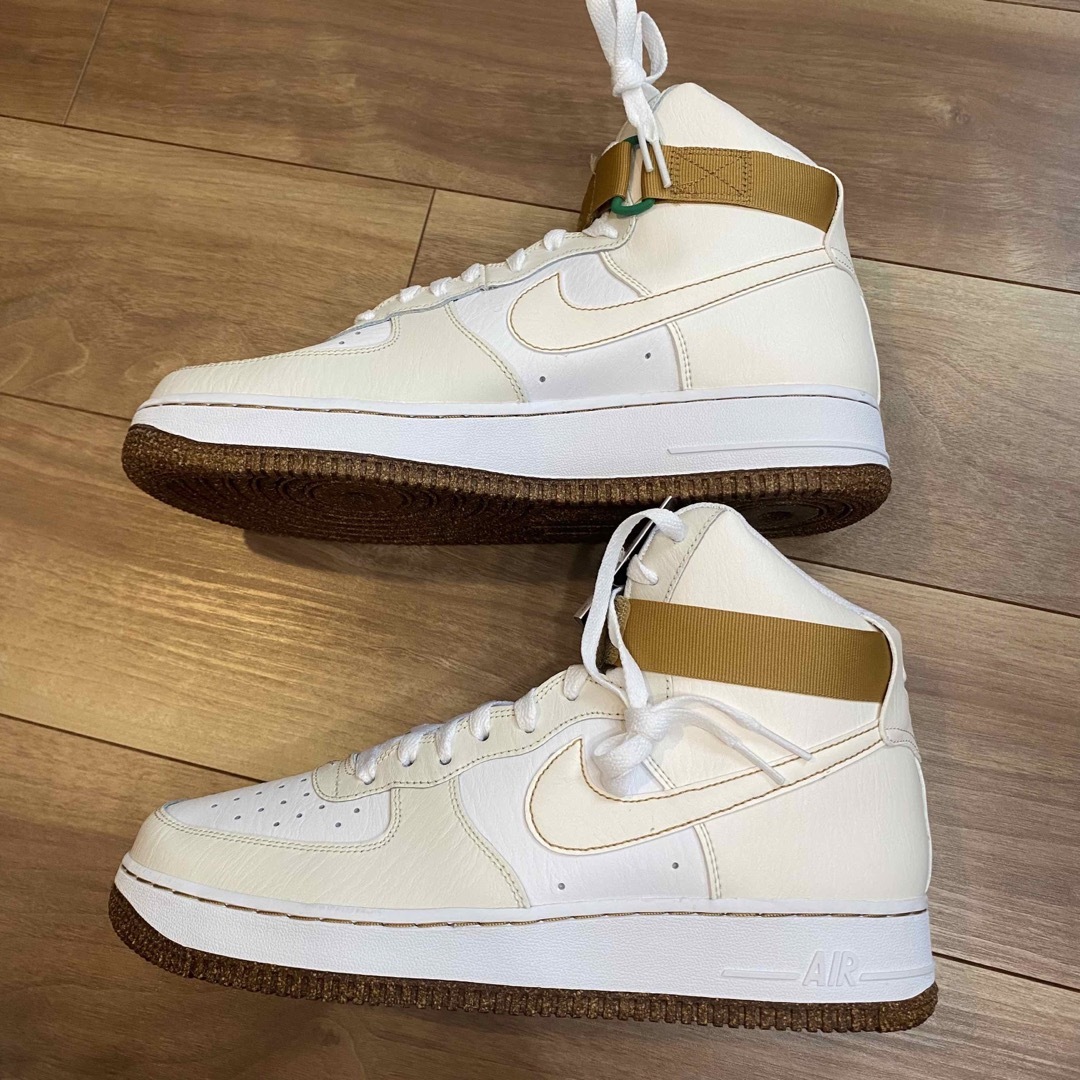 新品未使用 Nike Air Force 1 High ’07 LV8 EMB