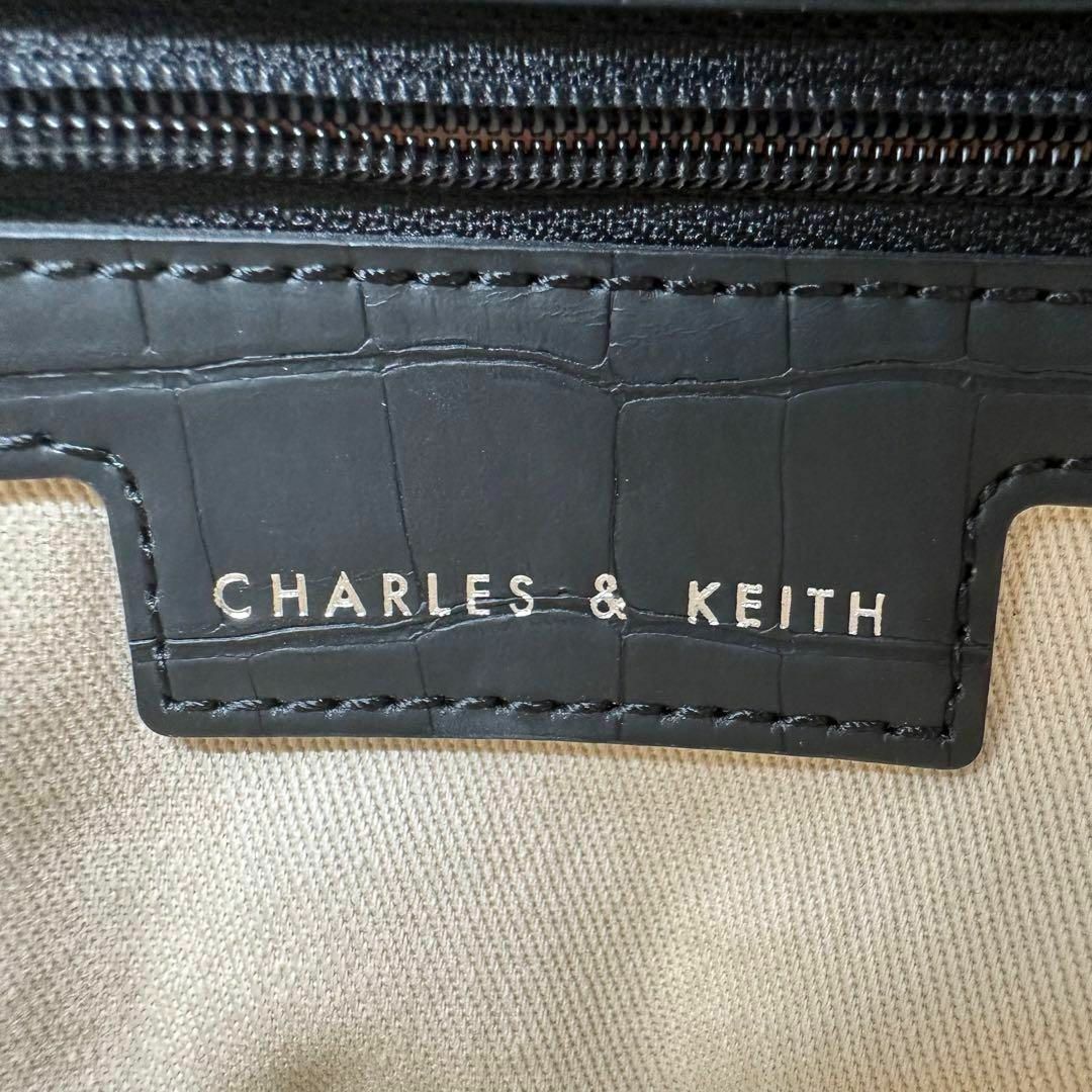 【6000円お得】Charles \u0026 Keith  ハンドバッグ