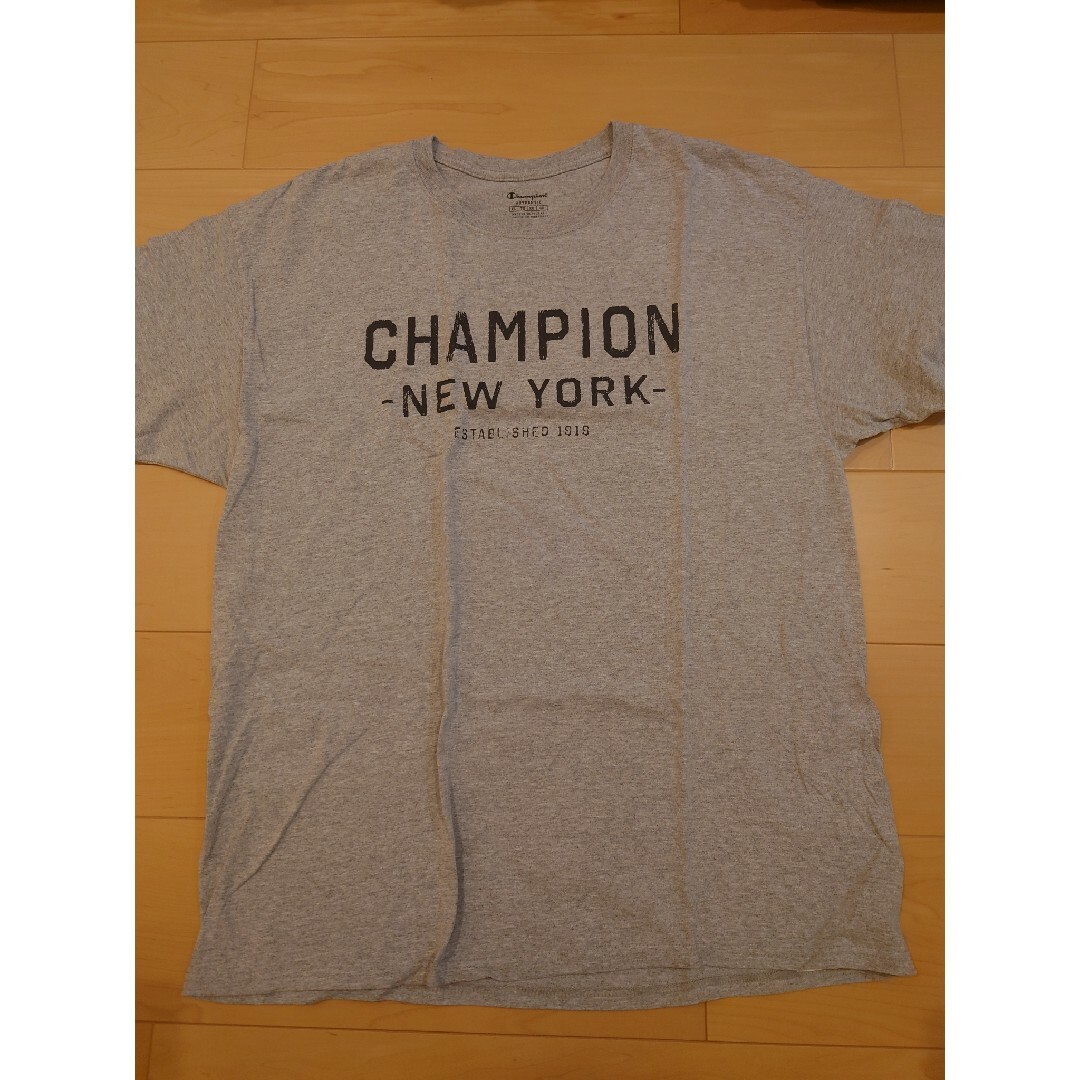 Champion(チャンピオン)のCHAMPION Tシャツ　XL グレー メンズのトップス(Tシャツ/カットソー(半袖/袖なし))の商品写真