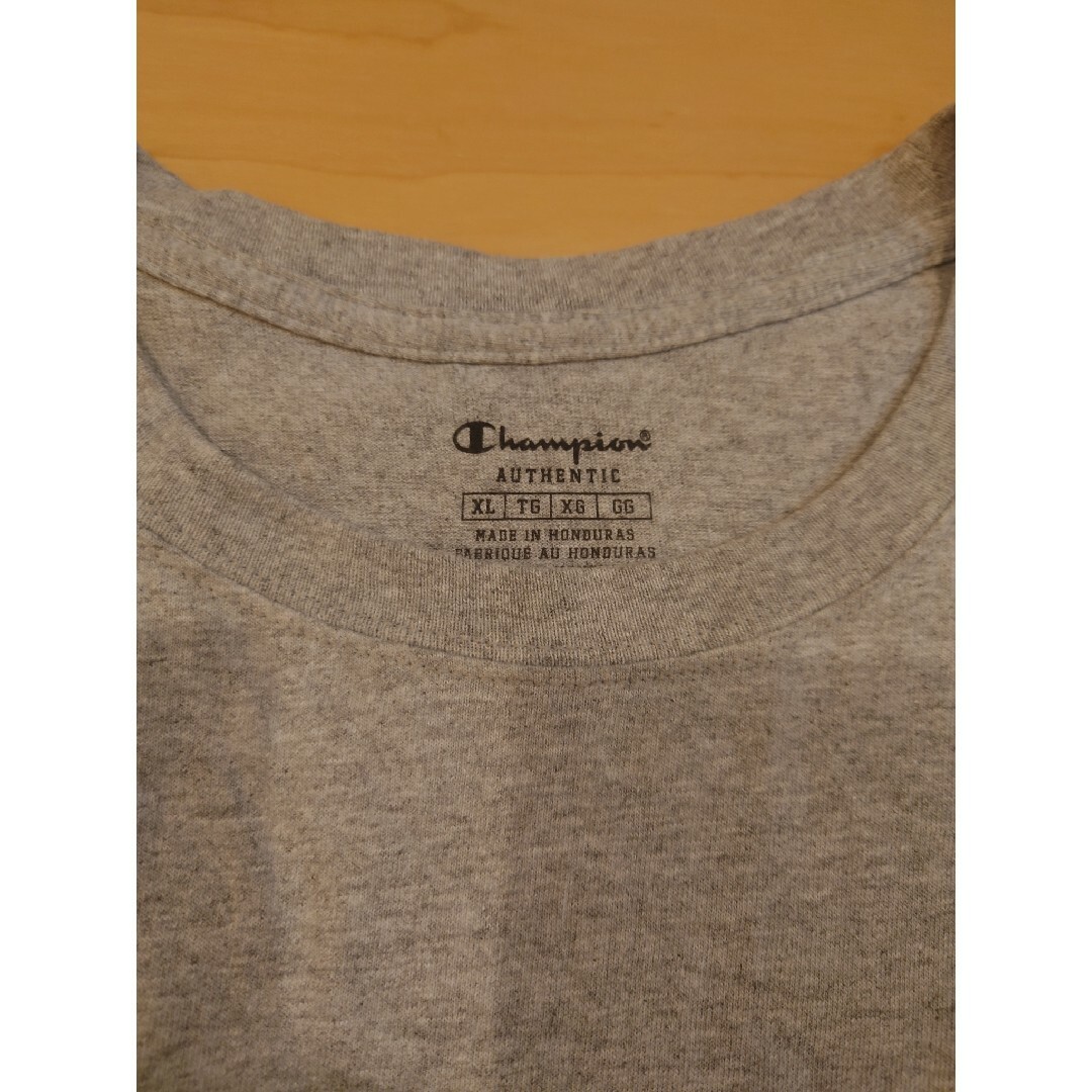 Champion(チャンピオン)のCHAMPION Tシャツ　XL グレー メンズのトップス(Tシャツ/カットソー(半袖/袖なし))の商品写真