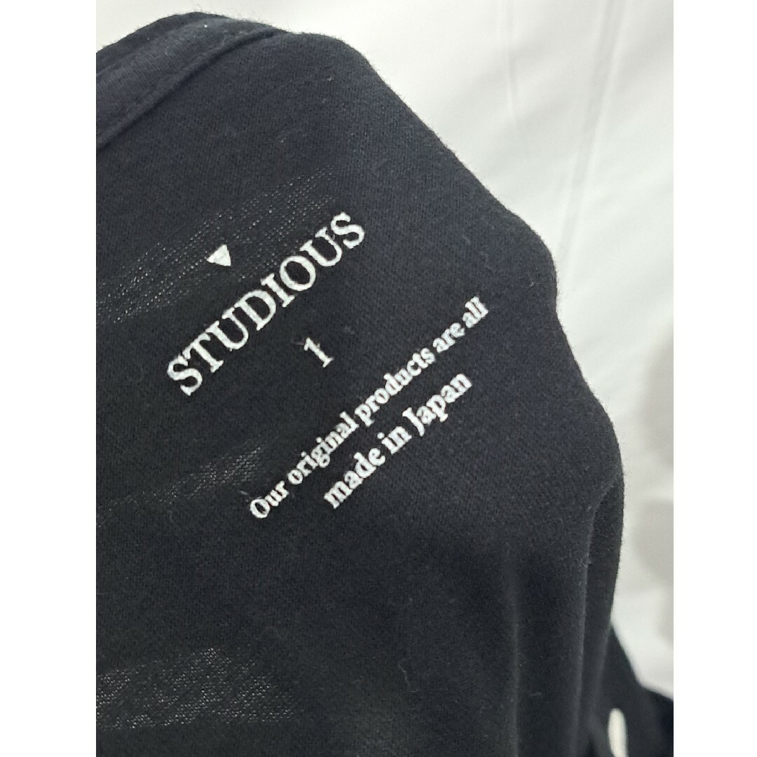 STUDIOUS(ステュディオス)の未使用　studious　ショートスリーブカットソー　ブラック メンズのトップス(Tシャツ/カットソー(半袖/袖なし))の商品写真