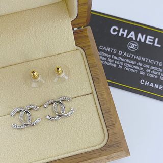 シャネル(CHANEL)のCHANEL シルバーピアス　シャネル(ピアス)