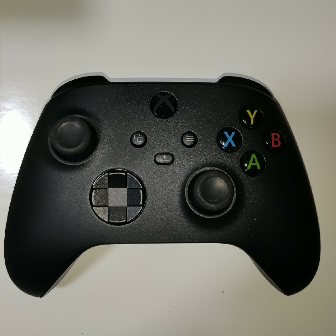 Microsoft(マイクロソフト)の【中古】XBOX 純正コントローラー 黒 エンタメ/ホビーのゲームソフト/ゲーム機本体(その他)の商品写真