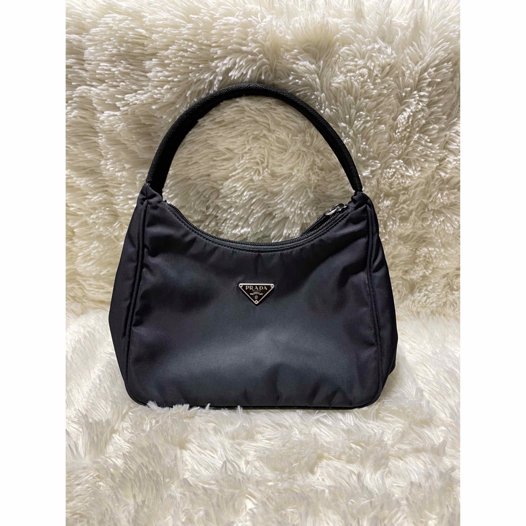 PRADA hoboバッグ ナイロン