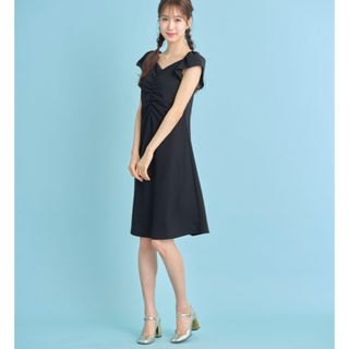 トッコクローゼット(TOCCO closet)の【新品】トッコ クローゼット フレアスリーブフロントギャザーワンピース 黒(ひざ丈ワンピース)