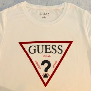 ゲス(GUESS)の美品⭐️GUESSゲス　グラフィックデザインTシャツB40〜50⭐️(Tシャツ(半袖/袖なし))