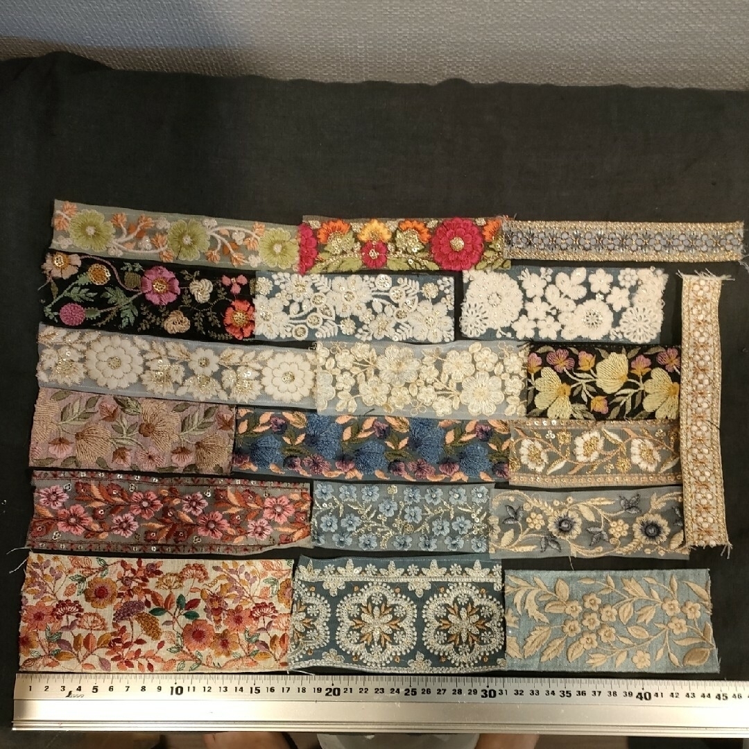 人気得価】めぐ様専用ページハギレセット835他 インド刺繍リボンの通販