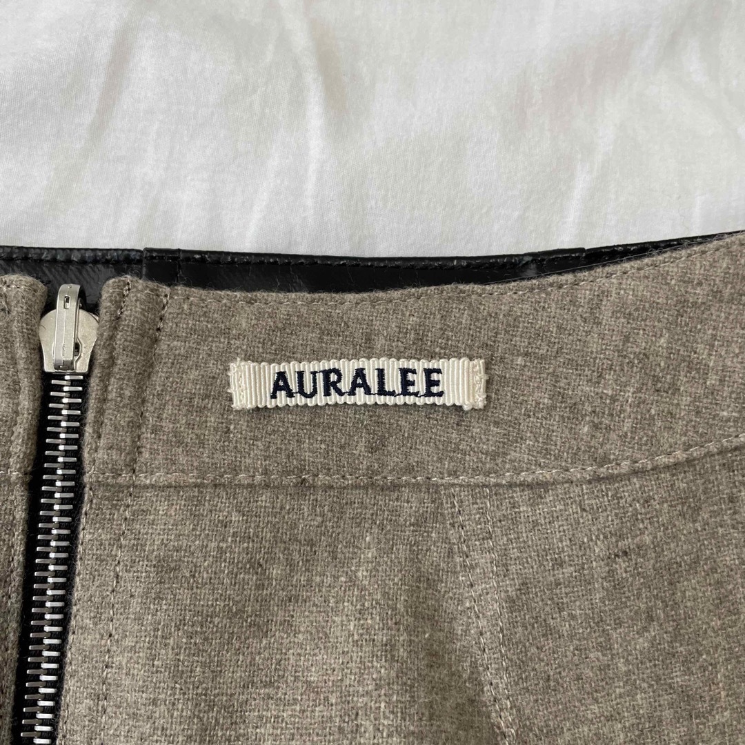 AURALEE  レザースカート